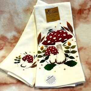 Wild Toadstool Red Mushroom Kitchen Towels Set of two NWT Kay Dee Cotton 18x28”